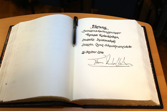 Ehrung des Sportschützen Thomas Rodenkirchen 62 20161026 ro 03